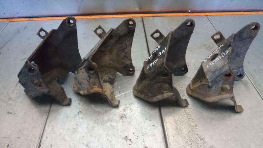 1H0199273B Кронштейн двигателя Volkswagen Golf 3 поколение 1996г. | Фото № 3 1H0199273B Кронштейн двигателя Volkswagen Golf 3 поколение 1996г. - Фото 3