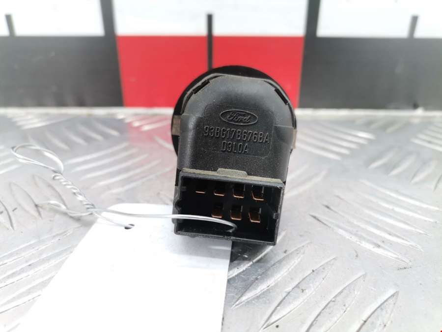 93BG17B676BA Джойстик регулировки зеркал Ford Focus 1 (1998-2005) Универсал 1999г. | Фото № 2 93BG17B676BA Джойстик регулировки зеркал Ford Focus 1 (1998-2005) Универсал 1999г. - Фото 2