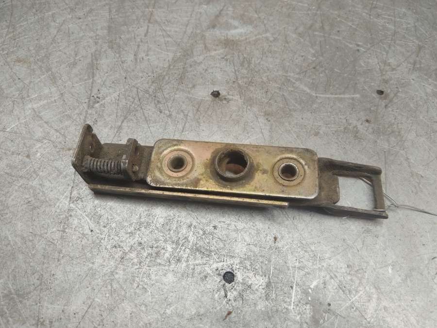 Замок капота Mercedes Sprinter Микроавтобус 2001г. | Фото № 1 Замок капота Mercedes Sprinter Микроавтобус 2001г. - Фото 1