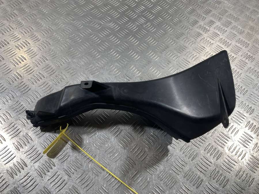 GX732D208AET2H15113 Воздуховод правый  Jaguar XE X760 2017г. | Фото № 1  GX732D208AET2H15113 Воздуховод правый  Jaguar XE X760 2017г. - Фото 1