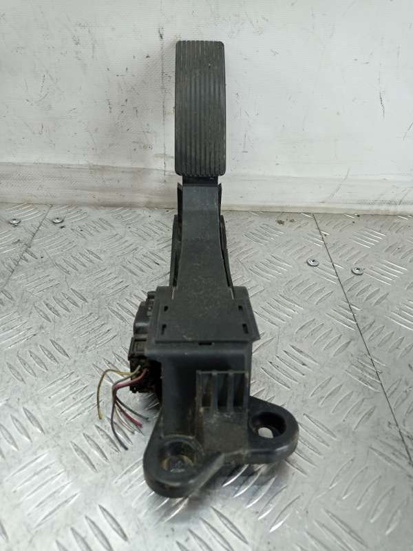 A1643000004 Педаль газа  Mercedes-Benz GL X164 X164.822 2006г. | Фото № 6  A1643000004 Педаль газа  Mercedes-Benz GL X164 X164.822 2006г. - Фото 6