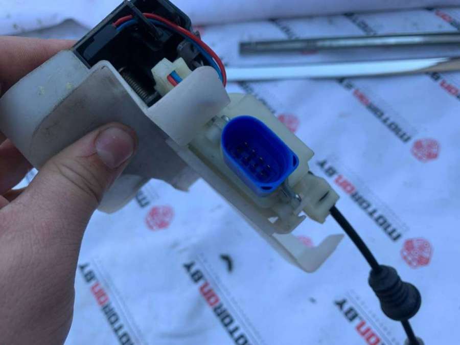 7E1837015B Замок двери передней левой Volkswagen Caravelle T6 2018г. | Фото № 2 7E1837015B Замок двери передней левой Volkswagen Caravelle T6 2018г. - Фото 2