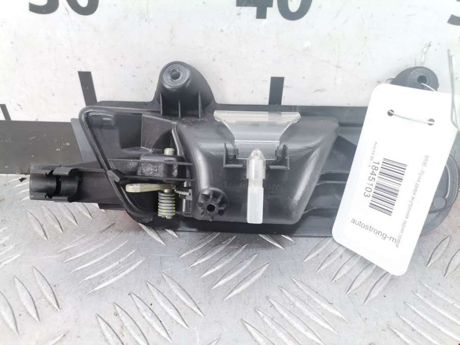 8E0839020 Ручка двери внутренняя задняя правая Audi A4 B6 (2000-2006) Универсал 2002г. | Фото № 2 8E0839020 Ручка двери внутренняя задняя правая Audi A4 B6 (2000-2006) Универсал 2002г. - Фото 2