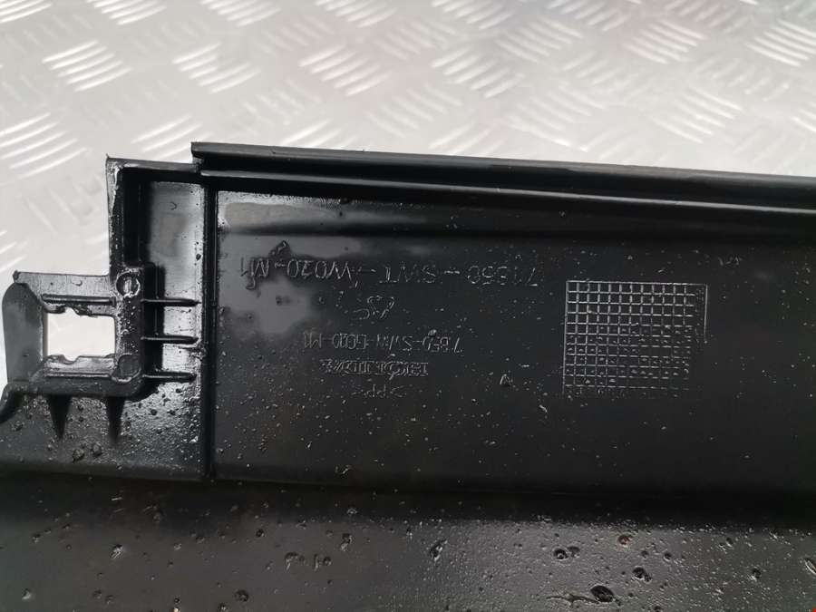 71800SWTE020 Накладка декоративная на порог (Комплект) Honda CR-V 3 (2006-2012) Внедорожник 5дв. 2011г. | Фото № 7 71800SWTE020 Накладка декоративная на порог (Комплект) Honda CR-V 3 (2006-2012) Внедорожник 5дв. 2011г. - Фото 7