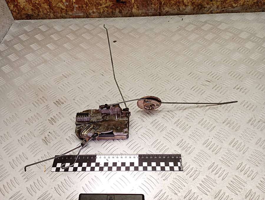 Замок двери передней правой Peugeot 406 1997г. | Фото № 1 Замок двери передней правой Peugeot 406 1997г. - Фото 1