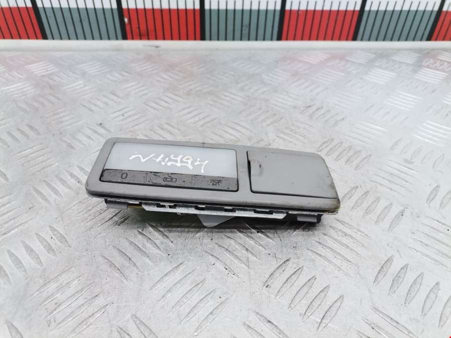 7L6947291B Плафон салонный Volkswagen Touareg 1 (2002-2010) Внедорожник 5дв. 2005г. | Фото № 1 7L6947291B Плафон салонный Volkswagen Touareg 1 (2002-2010) Внедорожник 5дв. 2005г. - Фото 1