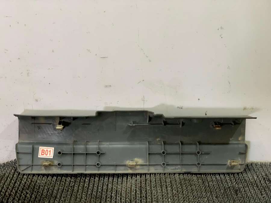 Накладка на порог внутренняя передняя левая Hyundai Santa Fe 1 поколение внедорожник 2001г. | Фото № 1 Накладка на порог внутренняя передняя левая Hyundai Santa Fe 1 поколение внедорожник 2001г. - Фото 1