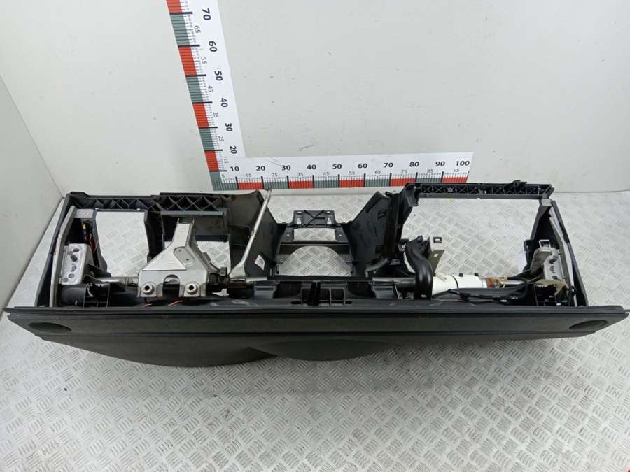 Торпедо (парприз панель приборов панель передняя) Citroen C5 1 (2000-2008) Хетчбэк 5дв. 2003г. | Фото № 8 Торпедо (парприз панель приборов панель передняя) Citroen C5 1 (2000-2008) Хетчбэк 5дв. 2003г. - Фото 8