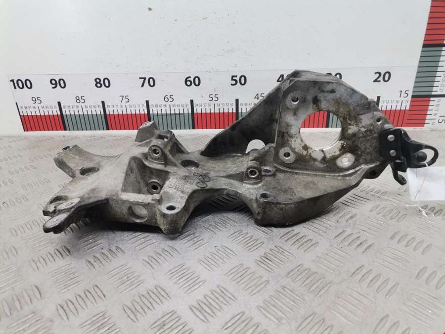 03L903143D Кронштейн генератора Audi A3 8P (2003-2013) Хетчбэк 5дв. 2009г. | Фото № 6 03L903143D Кронштейн генератора Audi A3 8P (2003-2013) Хетчбэк 5дв. 2009г. - Фото 6