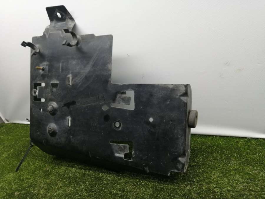 91168603 Крепление аккумулятора Opel Vivaro A 2002г. | Фото № 4 91168603 Крепление аккумулятора Opel Vivaro A 2002г. - Фото 4