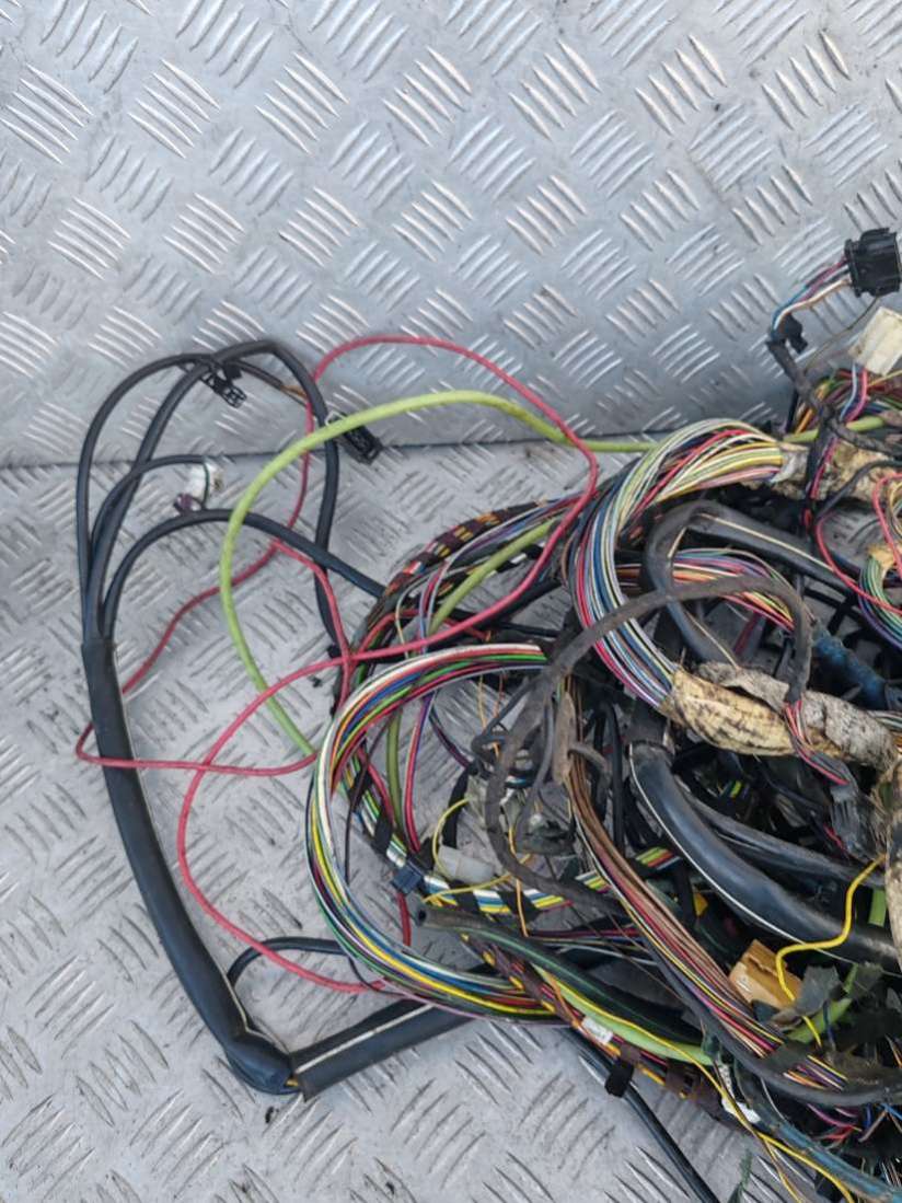 Проводка салона Audi A6 C4 (S6,RS6) 1996г. | Фото № 2 Проводка салона Audi A6 C4 (S6,RS6) 1996г. - Фото 2