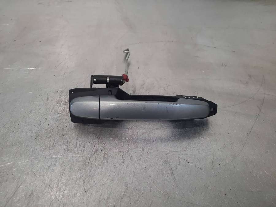 Ручка наружная двери передней правой Toyota Avensis 2 (T250) хетчбэк 5 дв. 2008г. | Фото № 1 Ручка наружная двери передней правой Toyota Avensis 2 (T250) хетчбэк 5 дв. 2008г. - Фото 1