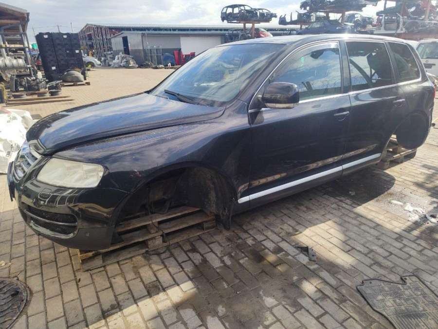 7L6809953 Накладка петли багажника левая  Volkswagen Touareg 2005г. | Фото № 9  7L6809953 Накладка петли багажника левая  Volkswagen Touareg 2005г. - Фото 9