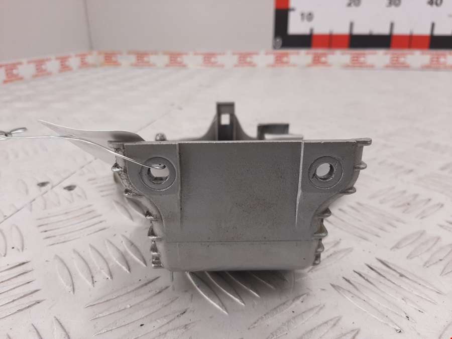 695102B000 Лючок бензобака Hyundai Santa Fe 2 (CM) (2005-2012) Внедорожник 5дв. 2006г. | Фото № 3 695102B000 Лючок бензобака Hyundai Santa Fe 2 (CM) (2005-2012) Внедорожник 5дв. 2006г. - Фото 3