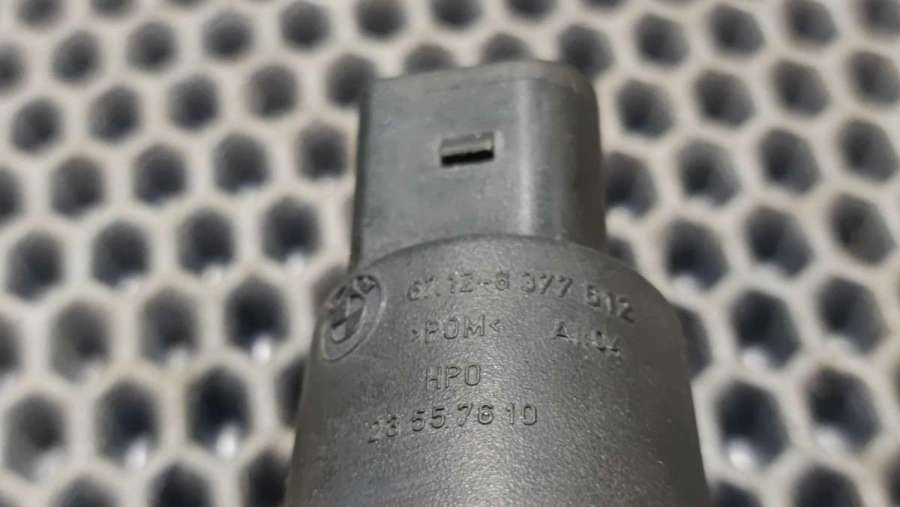 6712 8377612 Насос (моторчик) омывателя стекла BMW 5 E39 Седан 2003г. | Фото № 3 6712 8377612 Насос (моторчик) омывателя стекла BMW 5 E39 Седан 2003г. - Фото 3