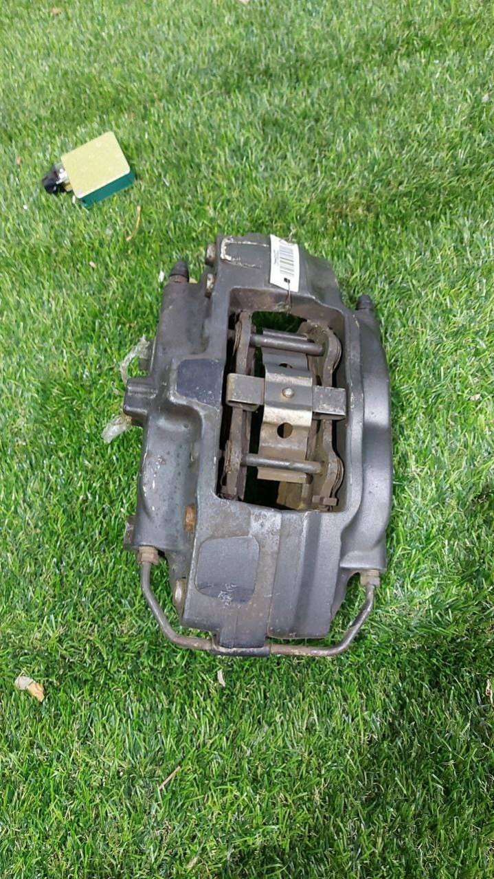 Суппорт тормозной задний правый  Tesla Model 2016г. | Фото № 1   Суппорт тормозной задний правый  Tesla Model 2016г. - Фото 1