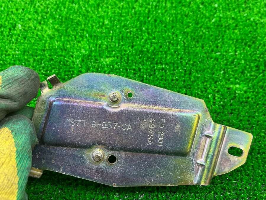 1S7T9F857CA Реле бензонасоса Ford Mondeo 3 2003г. | Фото № 7 1S7T9F857CA Реле бензонасоса Ford Mondeo 3 2003г. - Фото 7