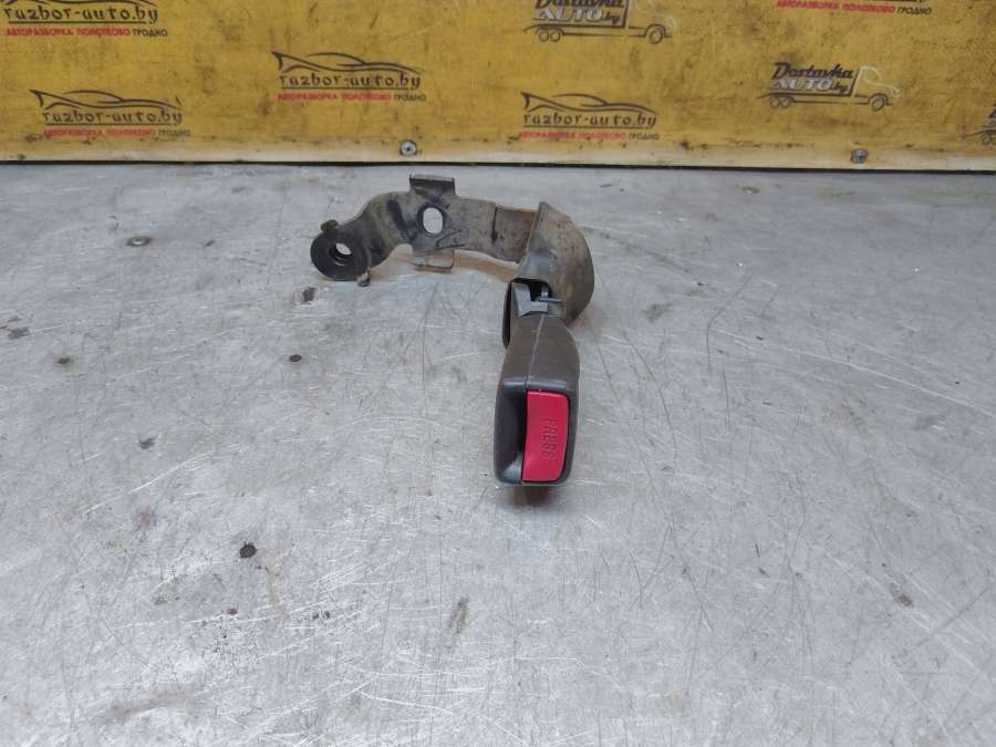 Замок ремня безопасности Toyota Avensis Хэтчбэк 5 дв. 2004г. | Фото № 3 Замок ремня безопасности Toyota Avensis Хэтчбэк 5 дв. 2004г. - Фото 3