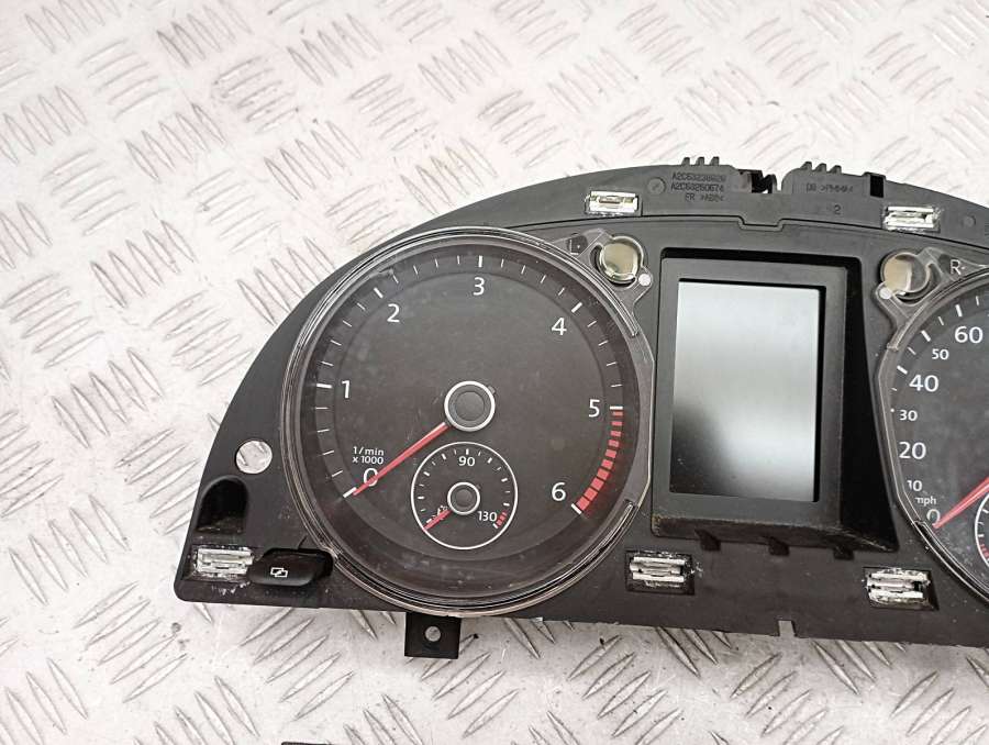 3C0920972DA2C53219792A2C53356086 Щиток приборов (приборная панель)  Volkswagen Passat B6 2009г. | Фото № 2  3C0920972DA2C53219792A2C53356086 Щиток приборов (приборная панель)  Volkswagen Passat B6 2009г. - Фото 2