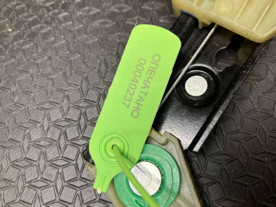 4H0837462A4H0837462B Стеклоподъемник передний правый  Audi A8 D4/4H 2010г. | Фото № 8  4H0837462A4H0837462B Стеклоподъемник передний правый  Audi A8 D4/4H 2010г. - Фото 8