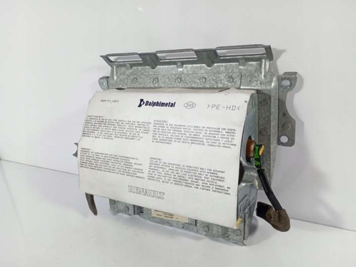 8200505999M3S1350005584 Подушка безопасности Renault Clio 2 поколение (1998-2001) 1998г. | Фото № 2 8200505999M3S1350005584 Подушка безопасности Renault Clio 2 поколение (1998-2001) 1998г. - Фото 2