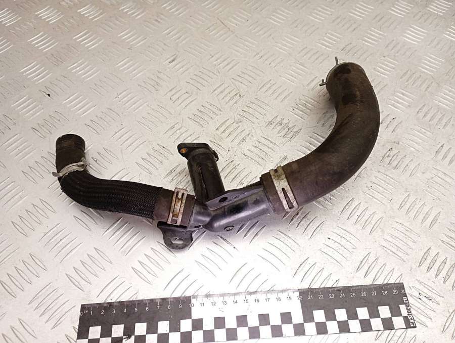 96711249809684589080 Фланец (тройник) системы охлаждения  Citroen C3 Picasso 2010г. | Фото № 2  96711249809684589080 Фланец (тройник) системы охлаждения  Citroen C3 Picasso 2010г. - Фото 2