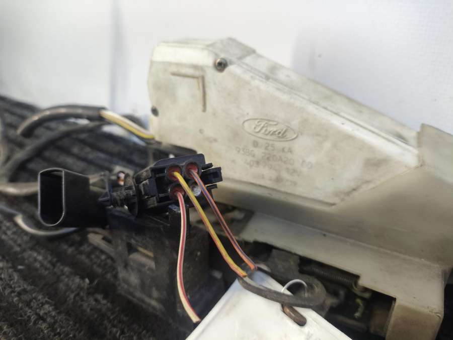 93BG220A20DD403794 Замок двери передней левой Ford Mondeo седан 1996г. | Фото № 8 93BG220A20DD403794 Замок двери передней левой Ford Mondeo седан 1996г. - Фото 8