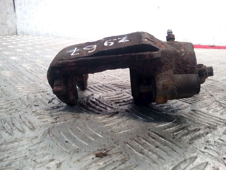 Суппорт передний правый Volkswagen Golf 5 (2003-2008) Хетчбэк 5дв. 2006г. | Фото № 4 Суппорт передний правый Volkswagen Golf 5 (2003-2008) Хетчбэк 5дв. 2006г. - Фото 4