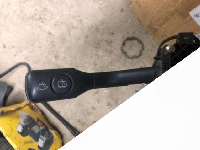Переключатель подрулевой (стрекоза) Audi A6 1995г. | Фото № 1 Переключатель подрулевой (стрекоза) Audi A6 1995г. - Фото 1
