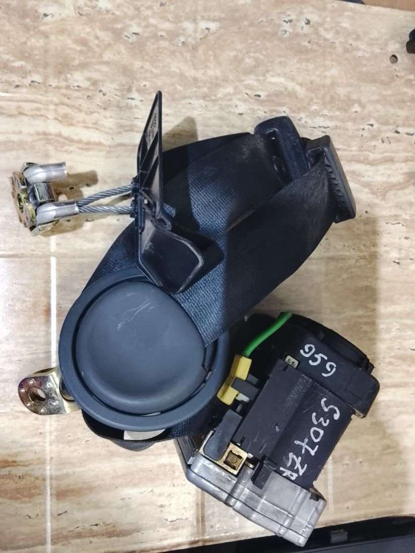 00064577 Ремень безопасности задний правый  Audi A6 C5 (S6,RS6) 1998г. | Фото № 1  00064577 Ремень безопасности задний правый  Audi A6 C5 (S6,RS6) 1998г. - Фото 1