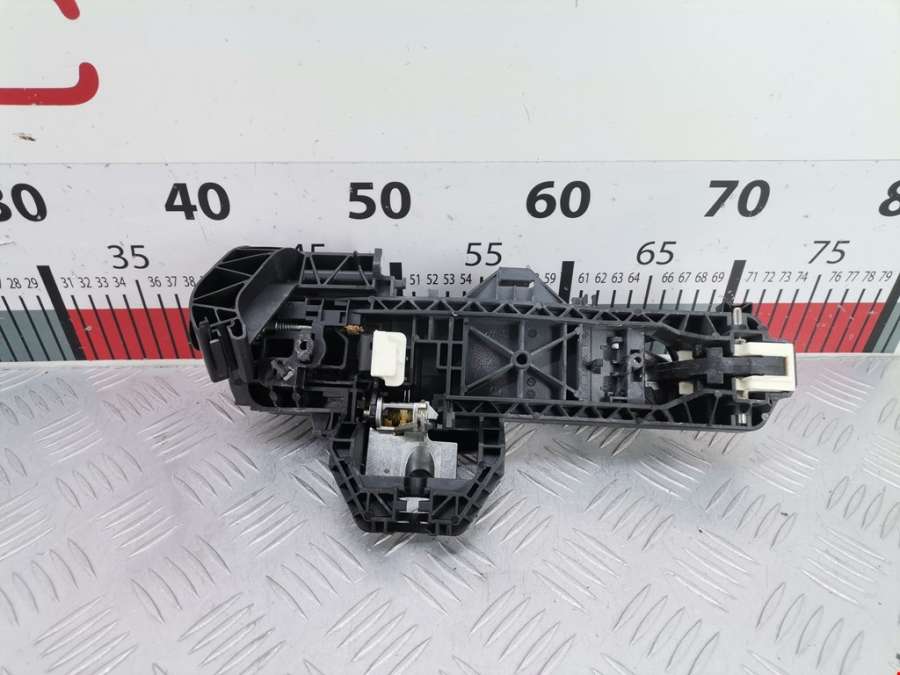 A2047600734 Ручка двери наружная задняя левая Mercedes C-Class (W204) (2006-2015) Универсал 2009г. | Фото № 2 A2047600734 Ручка двери наружная задняя левая Mercedes C-Class (W204) (2006-2015) Универсал 2009г. - Фото 2