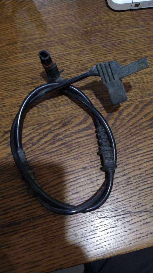 A2035421505 Датчик ABS правый  Mercedes-Benz CLK C209/A209 0000г. | Фото № 1  A2035421505 Датчик ABS правый  Mercedes-Benz CLK C209/A209 0000г. - Фото 1