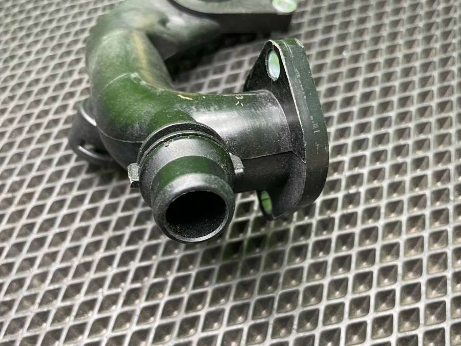 06E121045AS06E121030 Патрубок радиатора Audi Q7 4M 2015г. | Фото № 5 06E121045AS06E121030 Патрубок радиатора Audi Q7 4M 2015г. - Фото 5