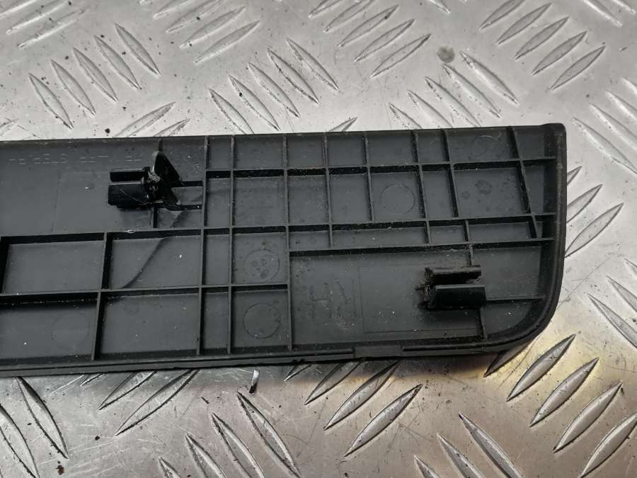 858832Y100 Накладка на порог Hyundai ix35 2014г. | Фото № 2 858832Y100 Накладка на порог Hyundai ix35 2014г. - Фото 2