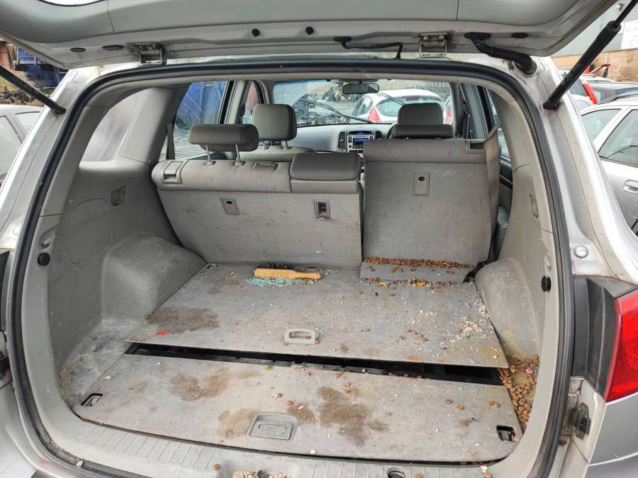 Замок крышки багажника Hyundai Santa Fe 2 (CM) (2005-2012) Внедорожник 5дв. 2006г. | Фото № 9 Замок крышки багажника Hyundai Santa Fe 2 (CM) (2005-2012) Внедорожник 5дв. 2006г. - Фото 9