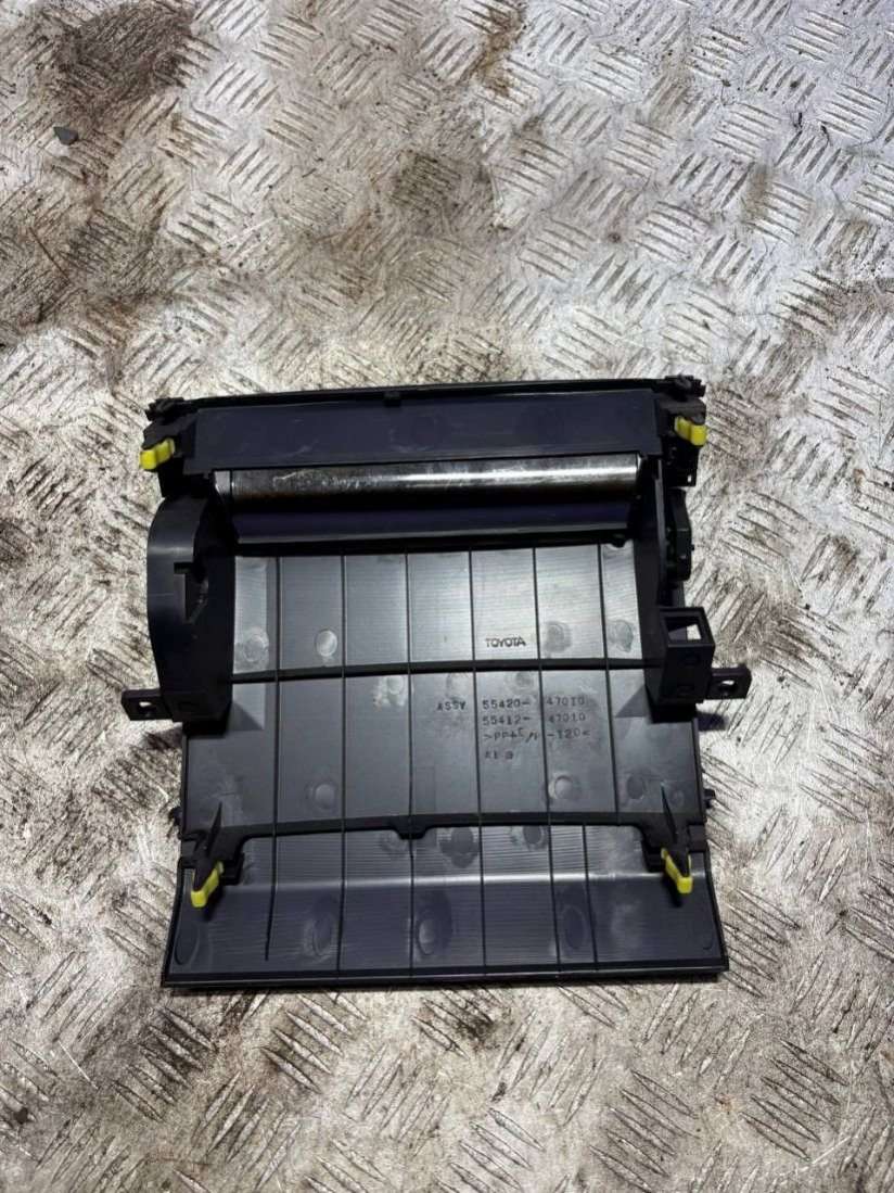 5542047010 Бардачок Toyota Prius 2 Хэтчбек 2007г. | Фото № 2 5542047010 Бардачок Toyota Prius 2 Хэтчбек 2007г. - Фото 2