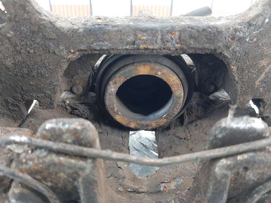 Суппорт передний правый Volkswagen Passat 6 (2005-2010) Универсал 2007г. | Фото № 5 Суппорт передний правый Volkswagen Passat 6 (2005-2010) Универсал 2007г. - Фото 5