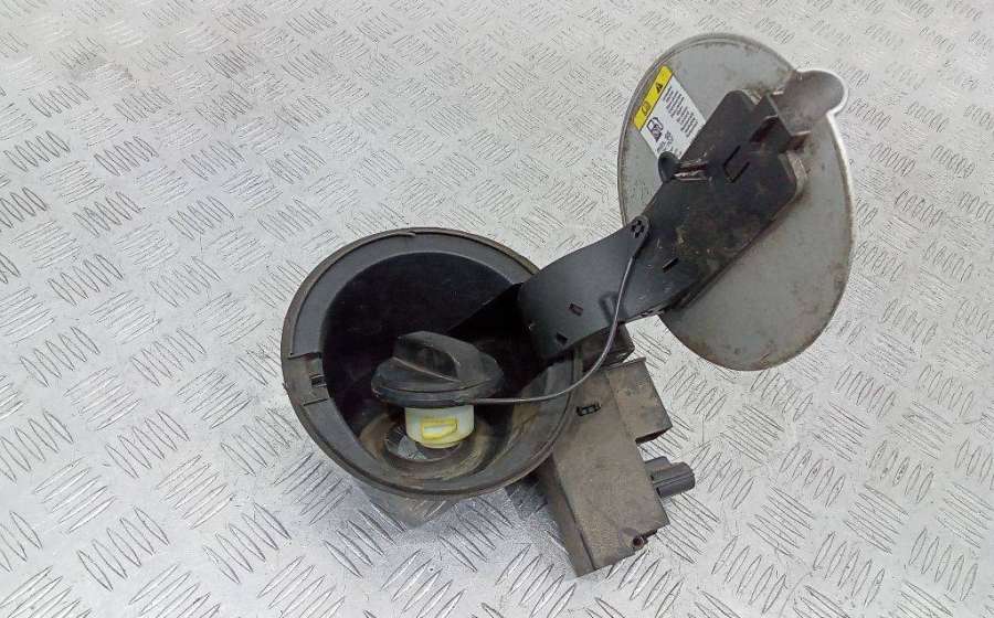 6M51-R405A02-AA Лючок топливного бака Ford C-Max 2008г. | Фото № 5 6M51-R405A02-AA Лючок топливного бака Ford C-Max 2008г. - Фото 5