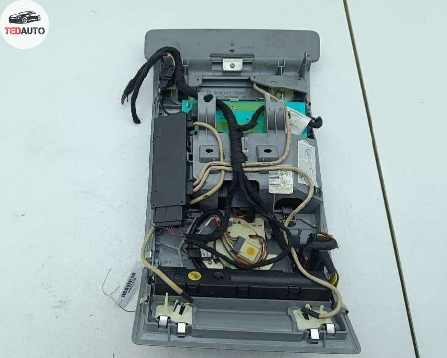 7L6867508 Фонарь салонный (плафон) Volkswagen Touareg Джип 5-дв. 2004г. | Фото № 2 7L6867508 Фонарь салонный (плафон) Volkswagen Touareg Джип 5-дв. 2004г. - Фото 2