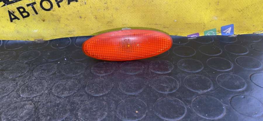 Повторитель передний левый Ford Mondeo 2 1998г. | Фото № 1 Повторитель передний левый Ford Mondeo 2 1998г. - Фото 1