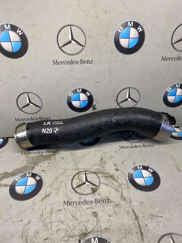 7597591 Патрубок интеркулера  BMW 3 F30/F31/GT F34 2014г. | Фото № 1  7597591 Патрубок интеркулера  BMW 3 F30/F31/GT F34 2014г. - Фото 1