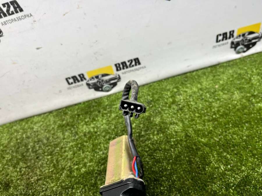 7014872  Замок багажника   BMW 7 E65/E66 2004г. | Фото № 6  7014872  Замок багажника   BMW 7 E65/E66 2004г. - Фото 6