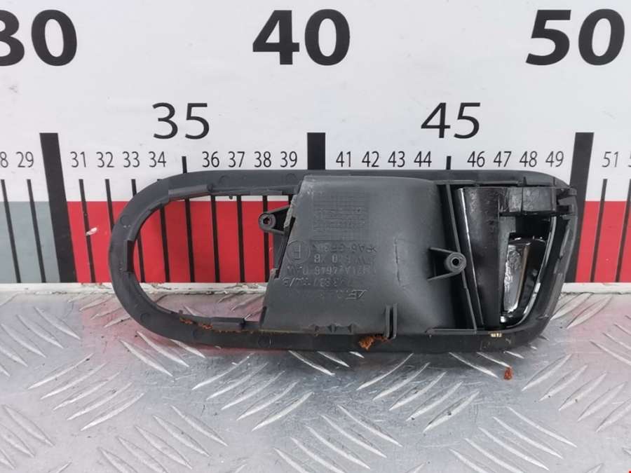 7M3837114B Ручка двери внутренняя передняя правая Volkswagen Sharan 1 (1995-2010) Минивэн 2005г. | Фото № 2 7M3837114B Ручка двери внутренняя передняя правая Volkswagen Sharan 1 (1995-2010) Минивэн 2005г. - Фото 2