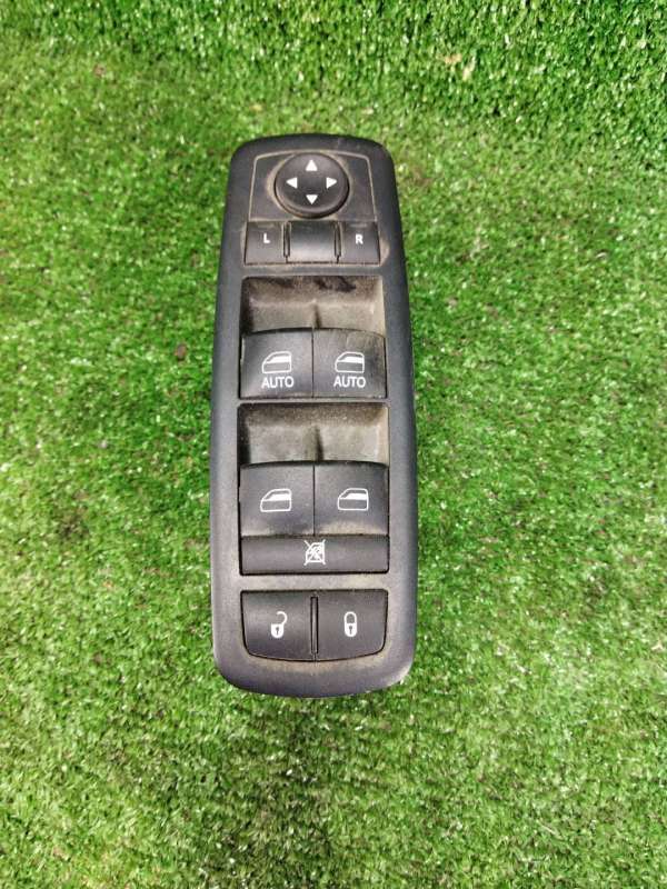 30S10091429SN00580RBK0008B Блок управления стеклоподъемниками передней левой  Dodge Grand Caravan минивэн 2010г. | Фото № 1  30S10091429SN00580RBK0008B Блок управления стеклоподъемниками передней левой  Dodge Grand Caravan минивэн 2010г. - Фото 1