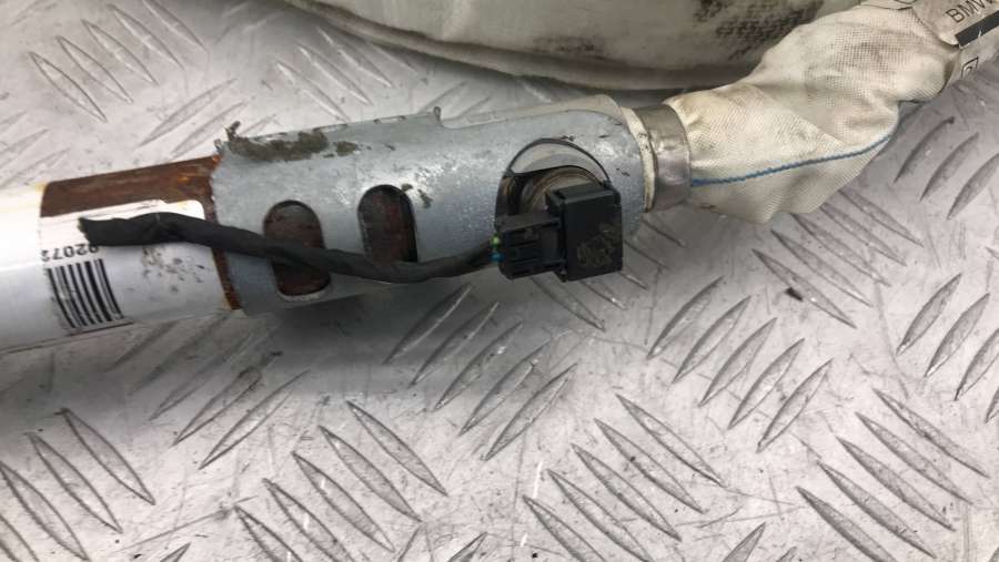 72129147338 Подушка безопасности боковая (шторка) правая  BMW 5 седан 2008г. | Фото № 2  72129147338 Подушка безопасности боковая (шторка) правая  BMW 5 седан 2008г. - Фото 2