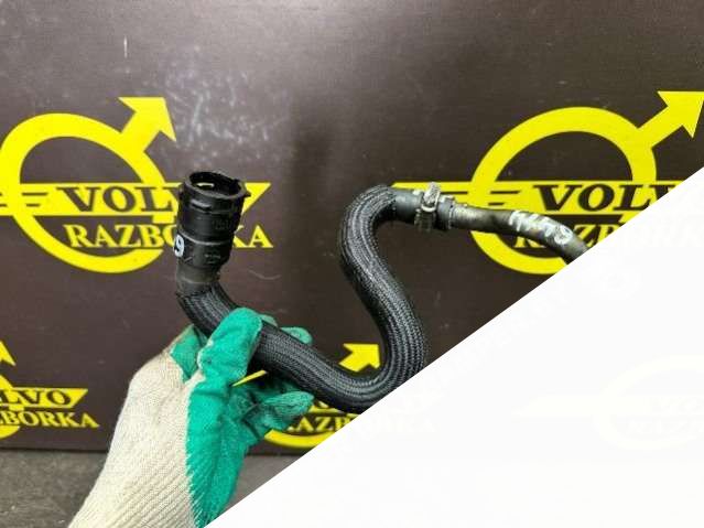 8G918B159CB Патрубок (трубопровод, шланг) Volvo S80 2015г. | Фото № 1 8G918B159CB Патрубок (трубопровод, шланг) Volvo S80 2015г. - Фото 1