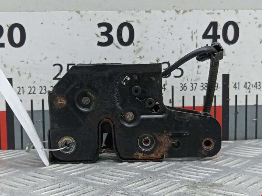 Замок капота Seat Ibiza 3 (2002-2008) Хетчбэк 3дв. 2003г. | Фото № 2 Замок капота Seat Ibiza 3 (2002-2008) Хетчбэк 3дв. 2003г. - Фото 2