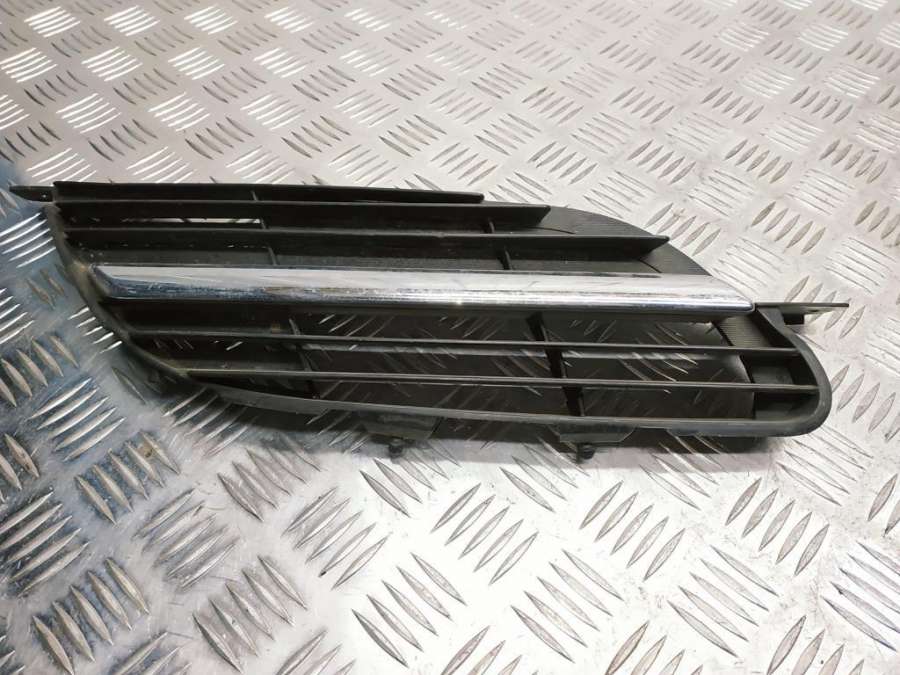 62320BU0062322BU000 Решетка радиатора правая Nissan Almera Tino V10 V10 2004г. | Фото № 1 62320BU0062322BU000 Решетка радиатора правая Nissan Almera Tino V10 V10 2004г. - Фото 1