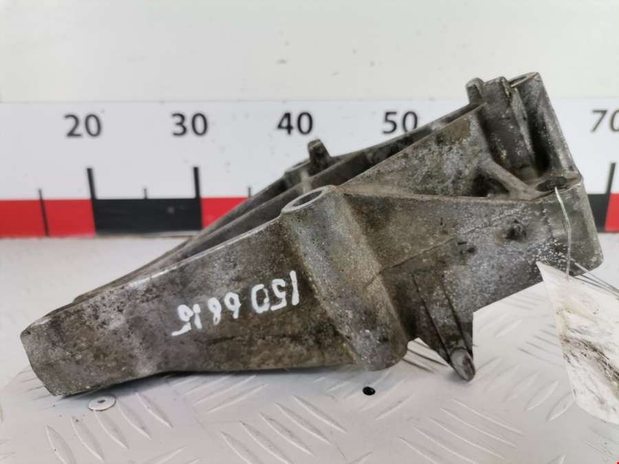 4283602 Кронштейн кондиционера Saab 900 (NG) (1993-1998) Седан 1996г. | Фото № 5 4283602 Кронштейн кондиционера Saab 900 (NG) (1993-1998) Седан 1996г. - Фото 5