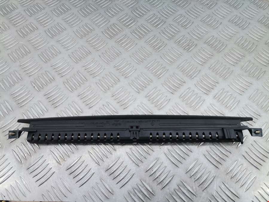 1J6945097C Фонарь дополнительный тормозной (стоп-сигнал) Volkswagen Golf 4 (1997-2004) Хетчбэк 5дв. 2000г. | Фото № 4 1J6945097C Фонарь дополнительный тормозной (стоп-сигнал) Volkswagen Golf 4 (1997-2004) Хетчбэк 5дв. 2000г. - Фото 4